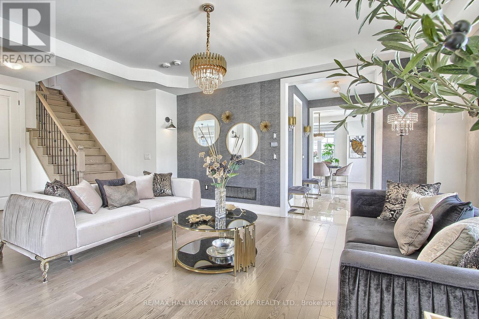 190 Walter English Drive, East Gwillimbury (Queensville), Ontario  L0G 1R0 - Photo 8 - N11953312