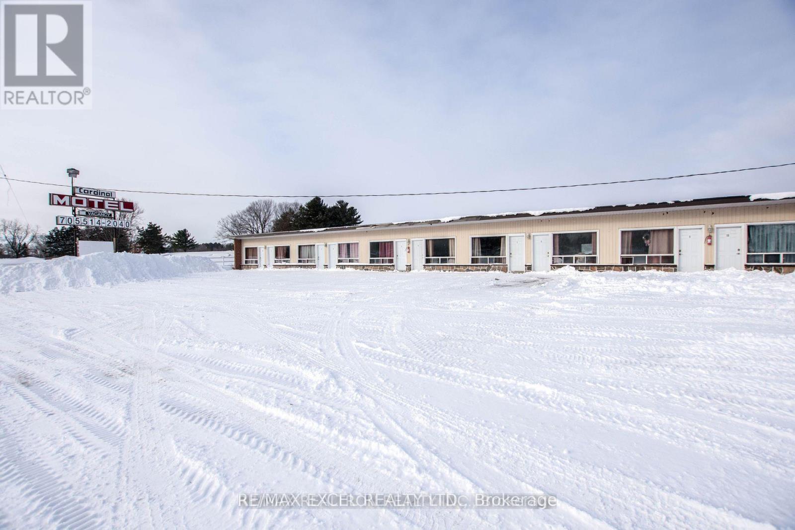 8906 Hwy 11 Road S, Orillia, Ontario  L3V 6H3 - Photo 9 - S11952527
