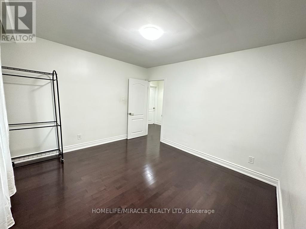 27 Rhinestone Drive, Toronto, Ontario  M9C 3W8 - Photo 19 - W11925310