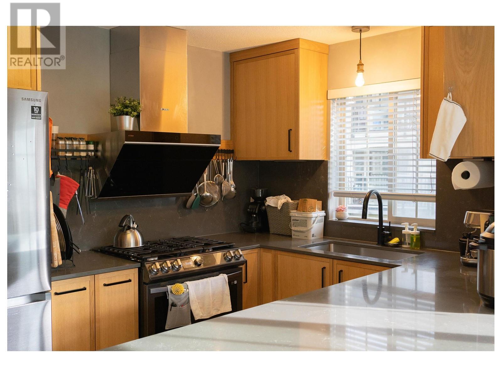 210 2958 SILVER SPRINGS BOULEVARD, coquitlam, British Columbia