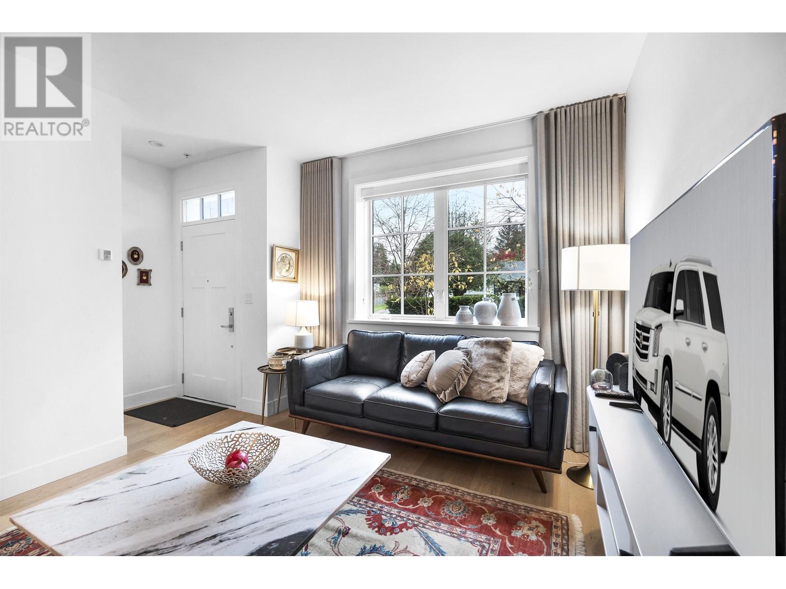 5 1133 Ridgewood Drive, North Vancouver, British Columbia  V7R 0A4 - Photo 6 - R2962818