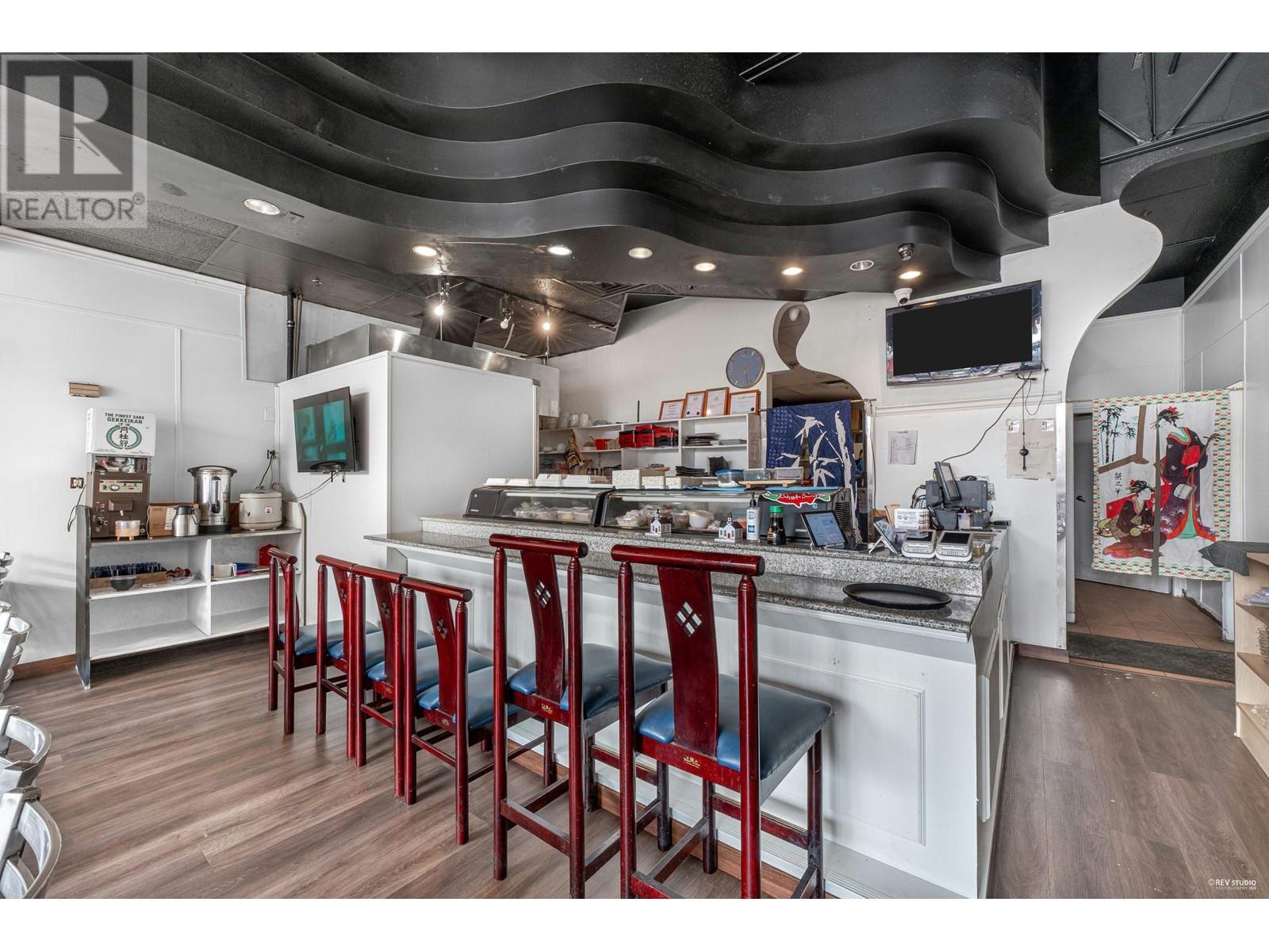 Property at 1205 DAVIE STREET image 2