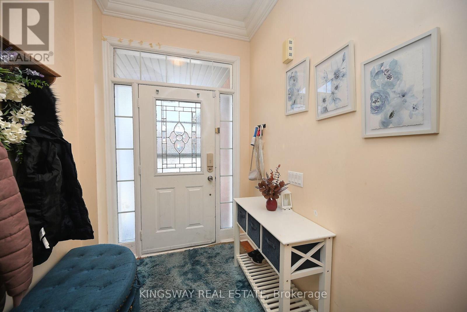 Property at 918 KHAN CRESCENT image 4