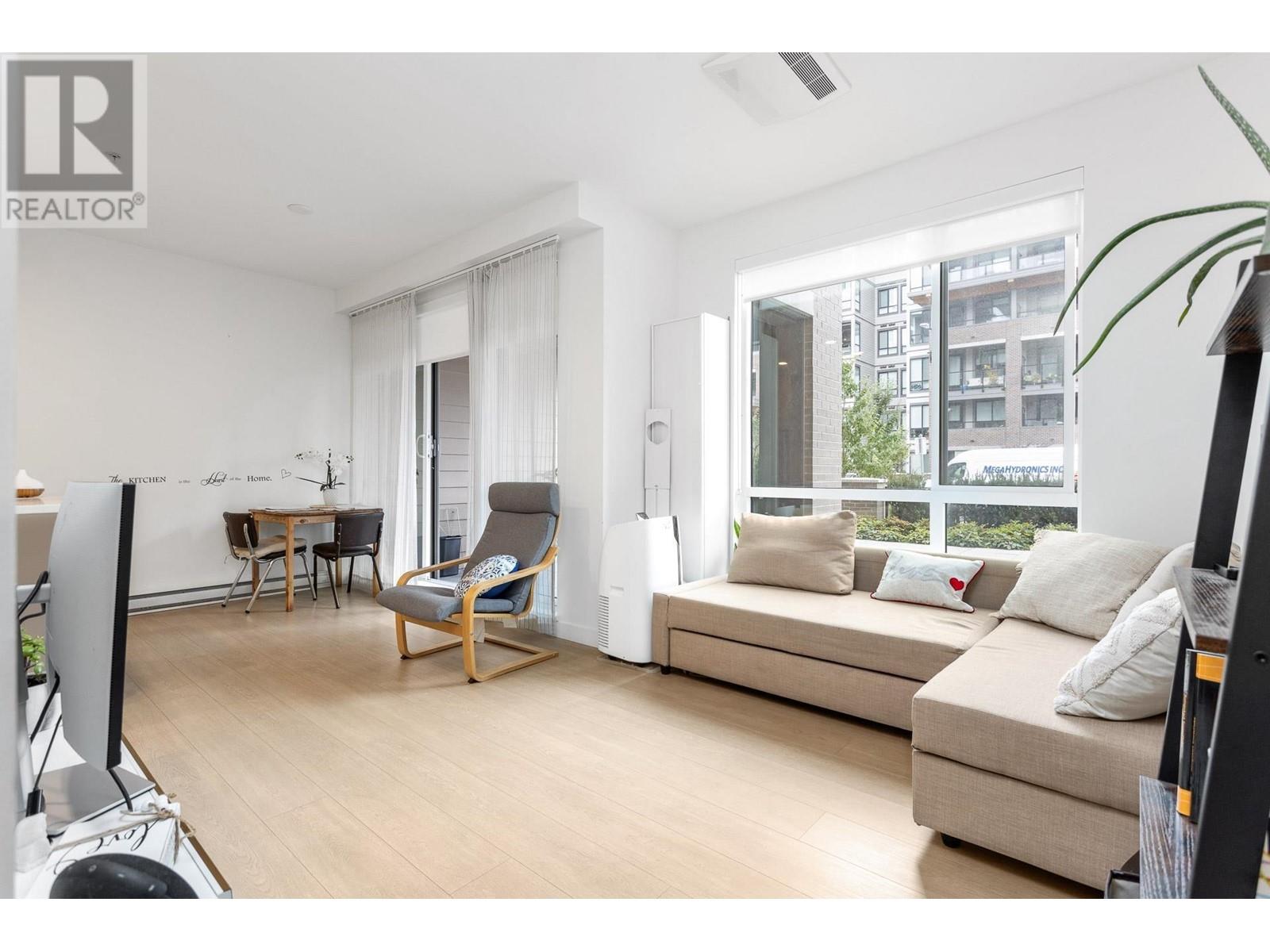 Listing Picture 7 of 31 : 119 7588 16TH STREET, Burnaby / 本拿比 - 魯藝地產 Yvonne Lu Group - MLS Medallion Club Member