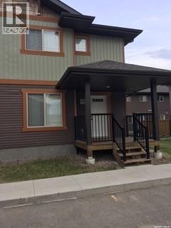 18 880 5th Street, Weyburn, Saskatchewan  S4H 1A4 - Photo 1 - SK994049