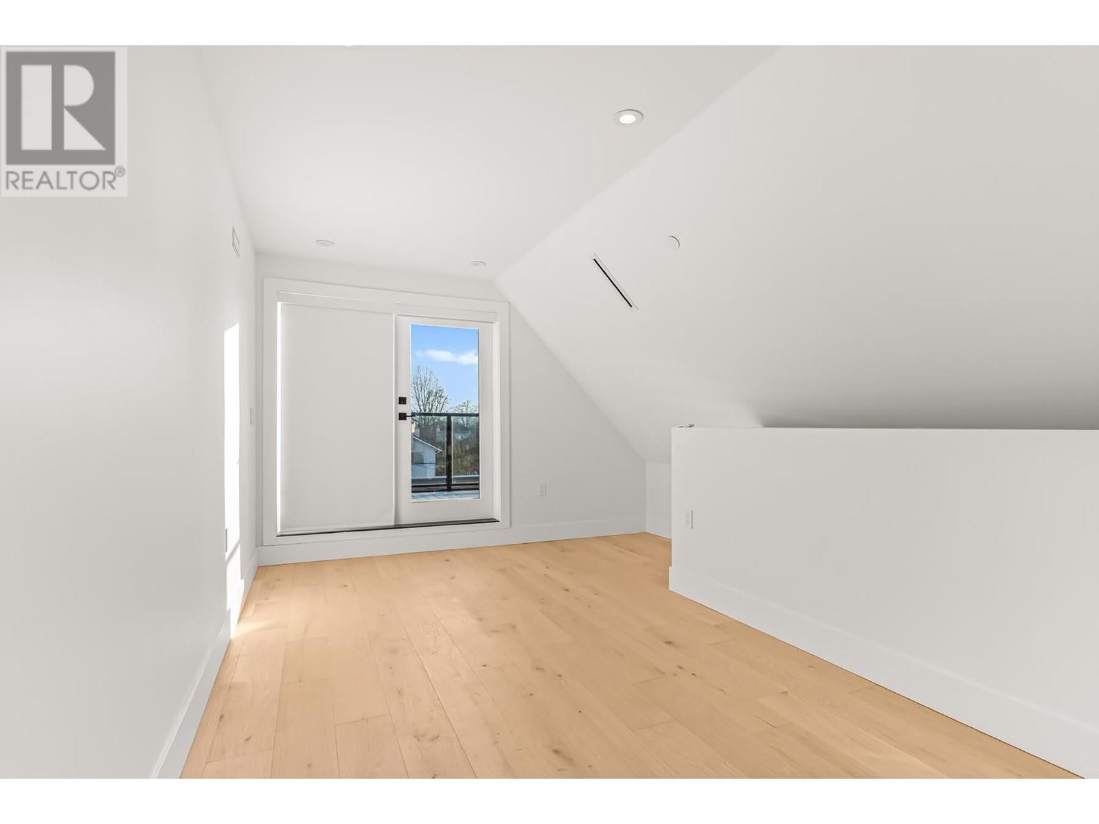 Listing Picture 23 of 40 : 606 E 19TH AVENUE, Vancouver / 溫哥華 - 魯藝地產 Yvonne Lu Group - MLS Medallion Club Member