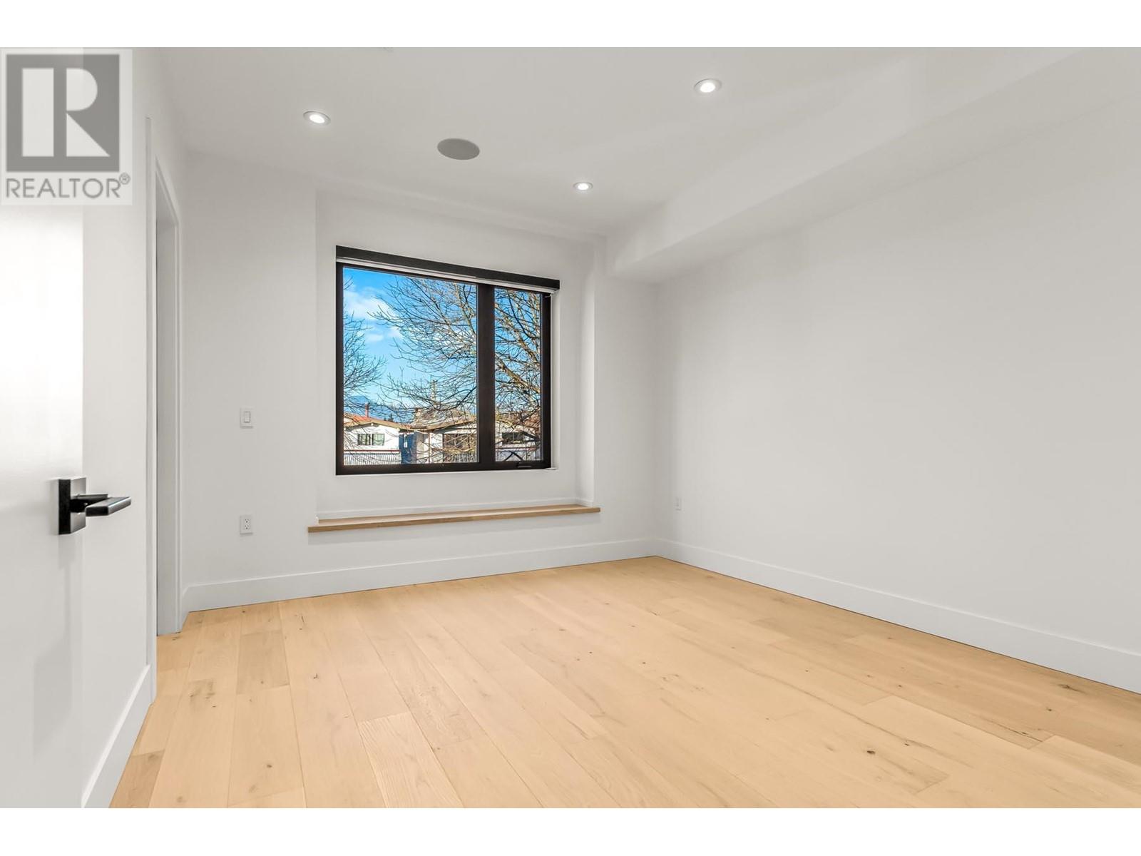 Listing Picture 12 of 40 : 606 E 19TH AVENUE, Vancouver / 溫哥華 - 魯藝地產 Yvonne Lu Group - MLS Medallion Club Member
