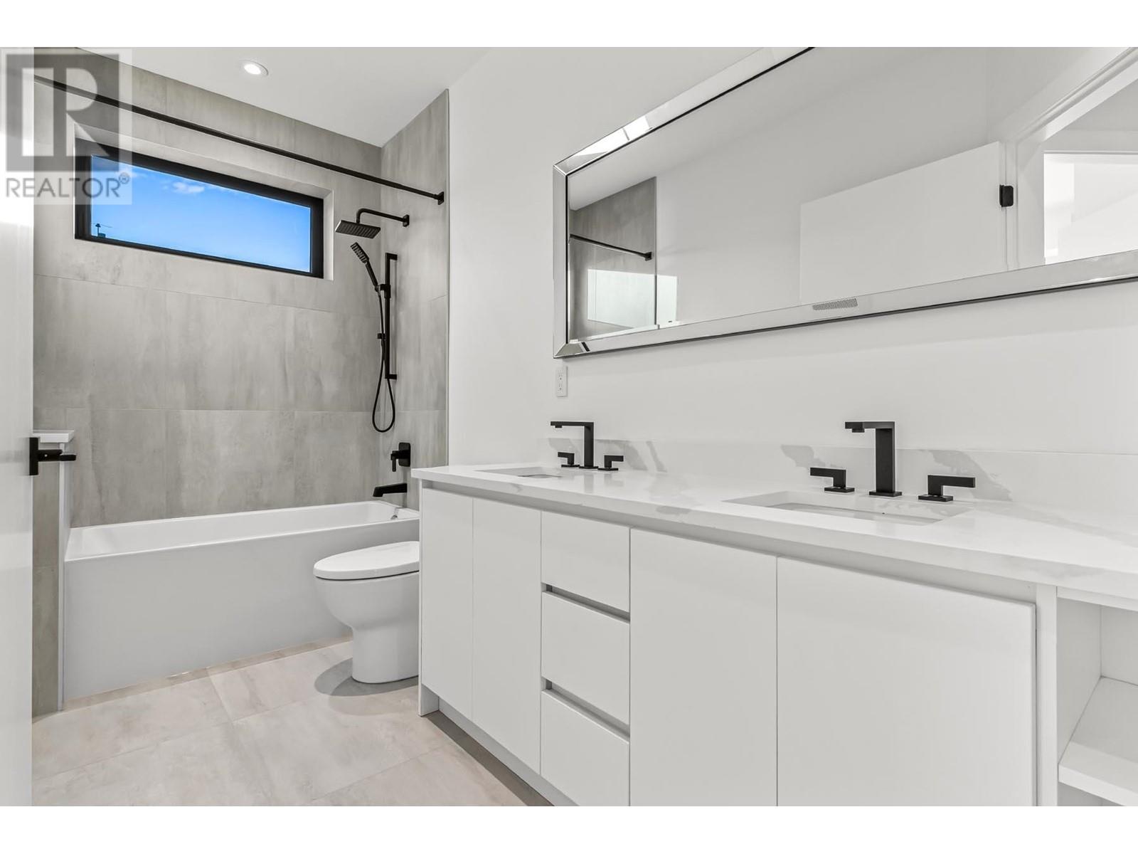 Listing Picture 17 of 40 : 606 E 19TH AVENUE, Vancouver / 溫哥華 - 魯藝地產 Yvonne Lu Group - MLS Medallion Club Member