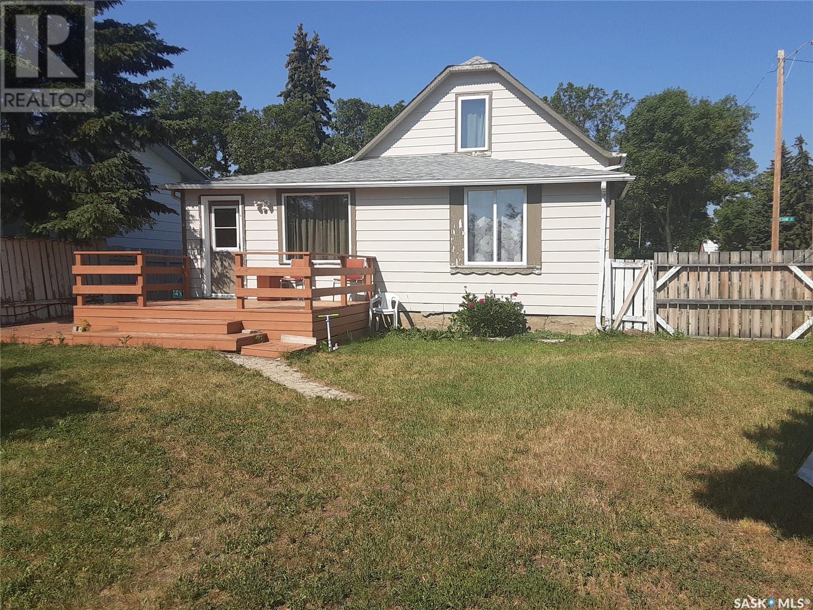 219 Shaw Street, Herbert, Saskatchewan  S0H 2A0 - Photo 2 - SK994095