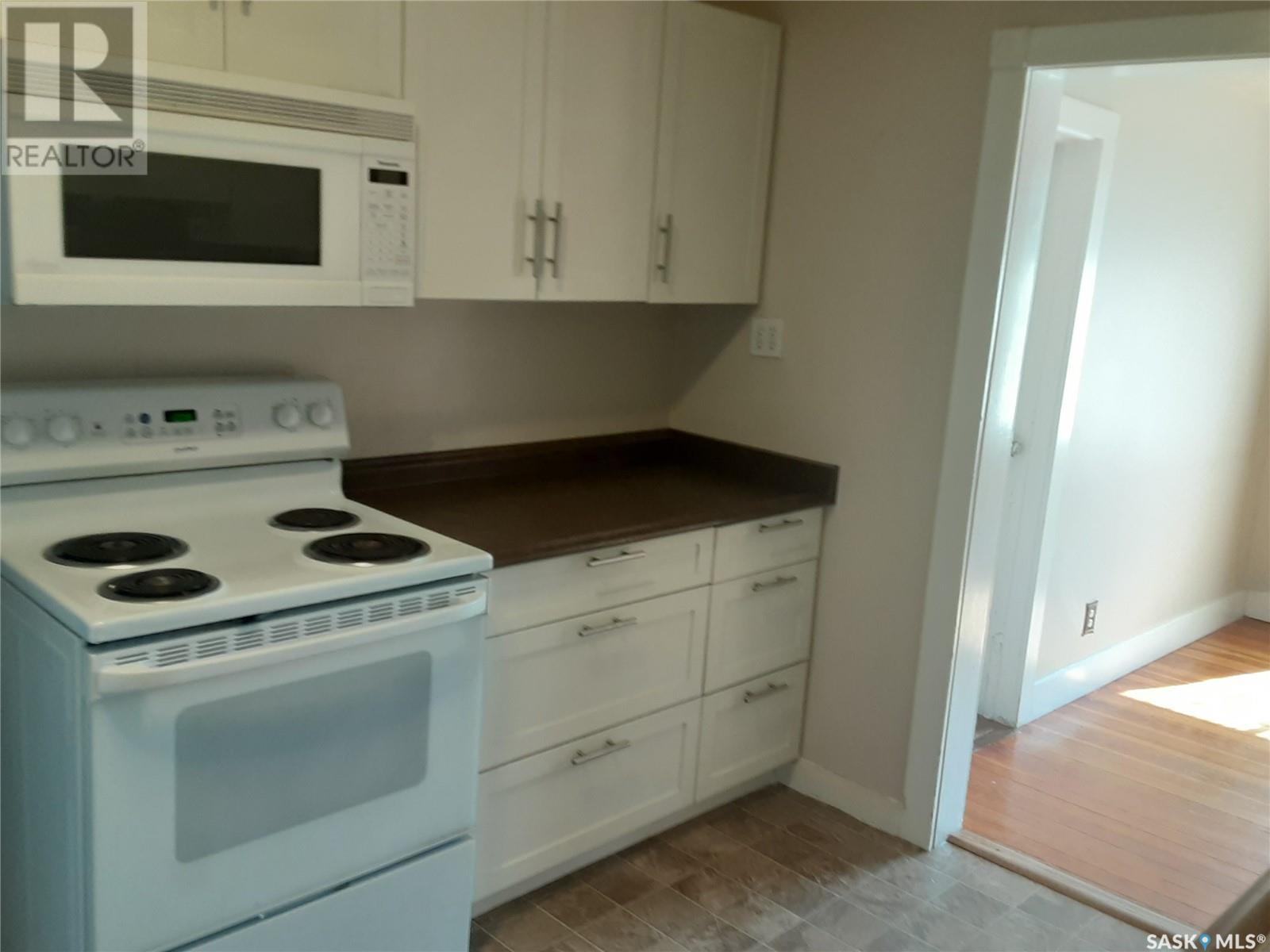 219 Shaw Street, Herbert, Saskatchewan  S0H 2A0 - Photo 3 - SK994095