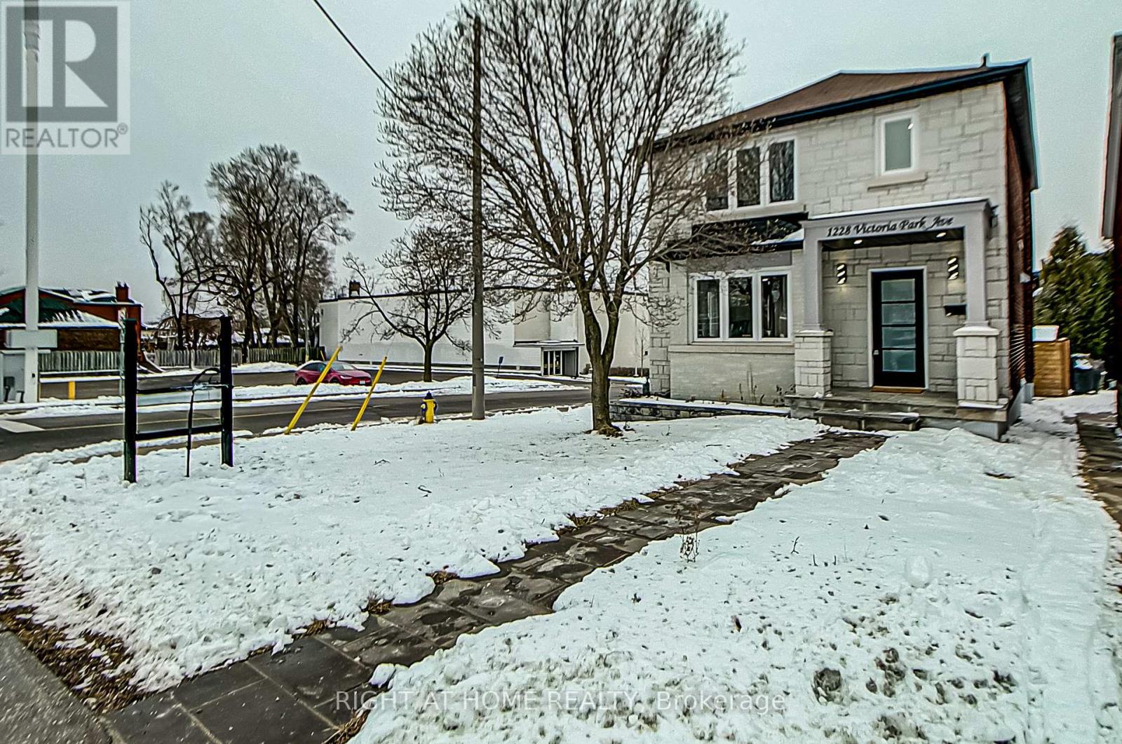 1228 Victoria Park Avenue, Toronto (O'connor-Parkview), Ontario  M4B 2K8 - Photo 1 - E11953456