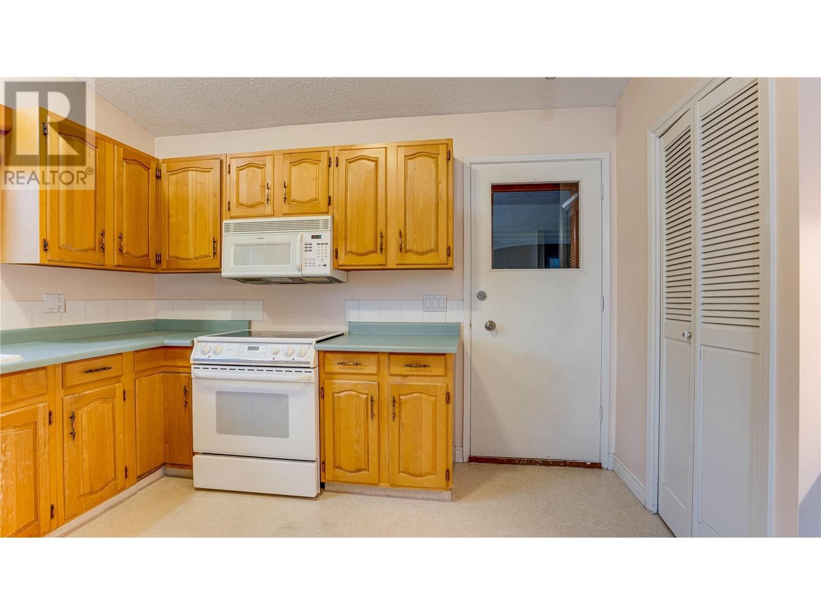 Property at 7856 Tronson Road image 4
