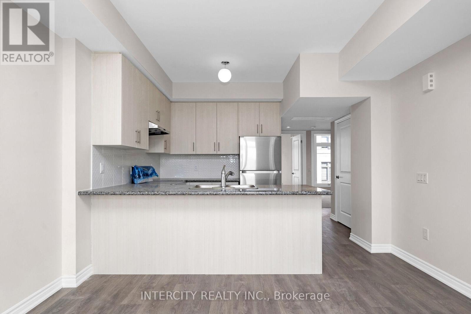 205 - 30 Halliford Place, Brampton, Ontario  L6P 4R1 - Photo 6 - W11950650