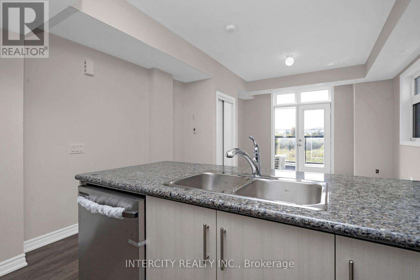205 - 30 Halliford Place, Brampton, Ontario  L6P 4R1 - Photo 9 - W11950650