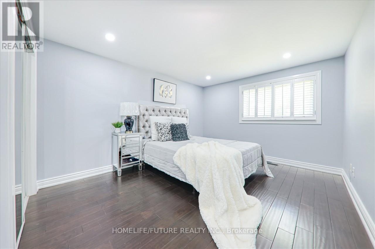 43 Tamarisk Drive, Toronto, Ontario  M9V 1S2 - Photo 18 - W11950982