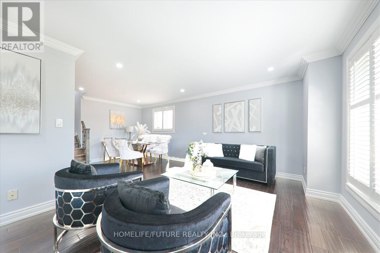43 Tamarisk Drive, Toronto, Ontario  M9V 1S2 - Photo 6 - W11950982