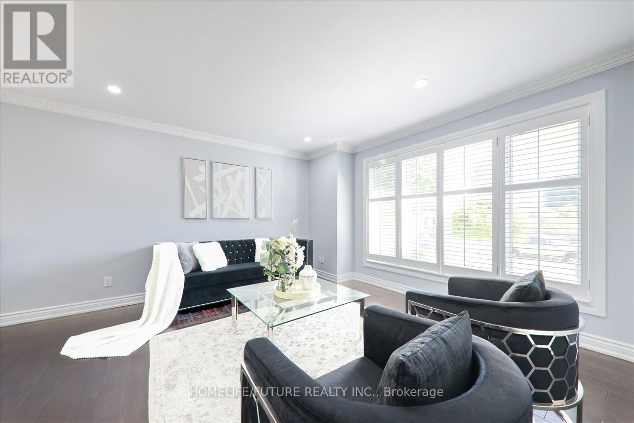 43 Tamarisk Drive, Toronto, Ontario  M9V 1S2 - Photo 7 - W11950982