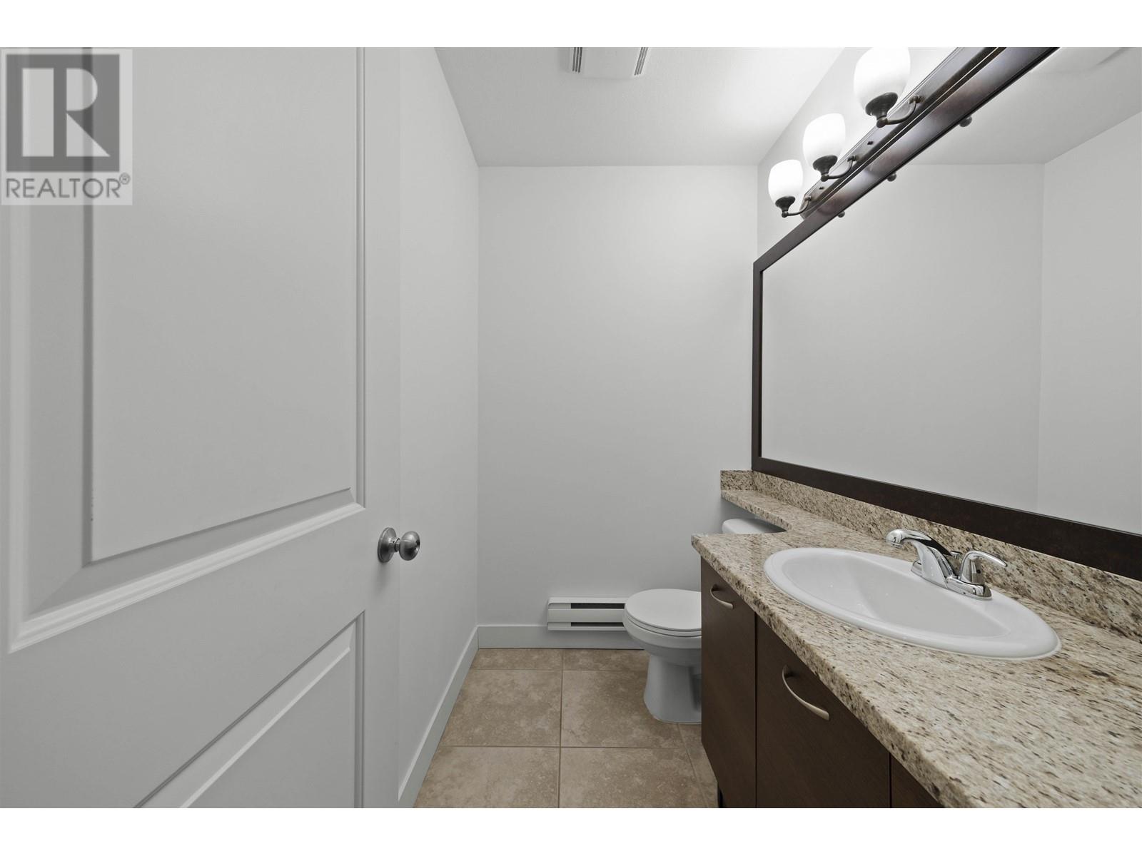 Listing Picture 4 of 14 : 2 5580 MONCTON STREET, Richmond / 烈治文 - 魯藝地產 Yvonne Lu Group - MLS Medallion Club Member