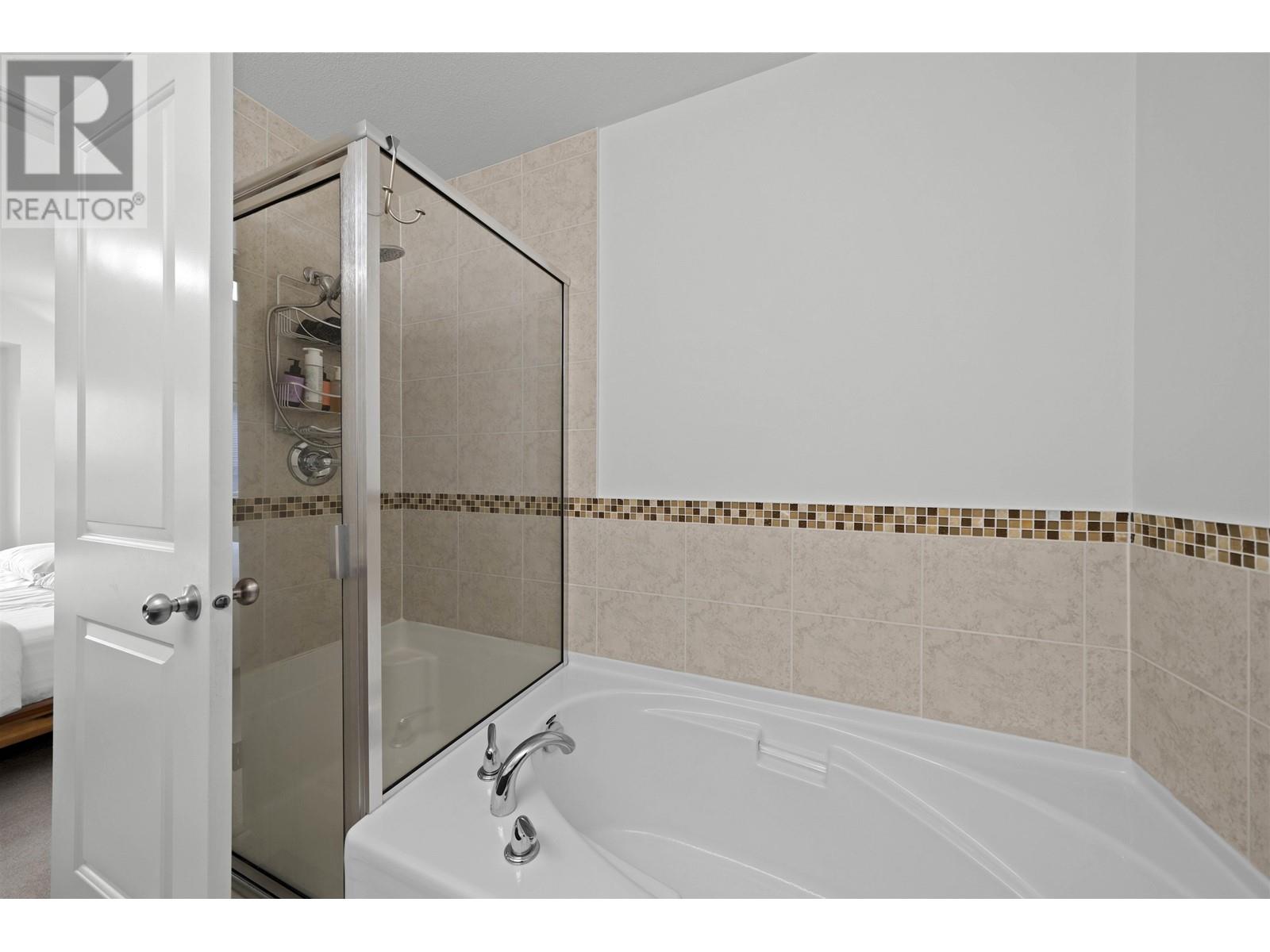 Listing Picture 6 of 14 : 2 5580 MONCTON STREET, Richmond / 烈治文 - 魯藝地產 Yvonne Lu Group - MLS Medallion Club Member