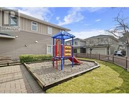 2 5580 MONCTON STREET