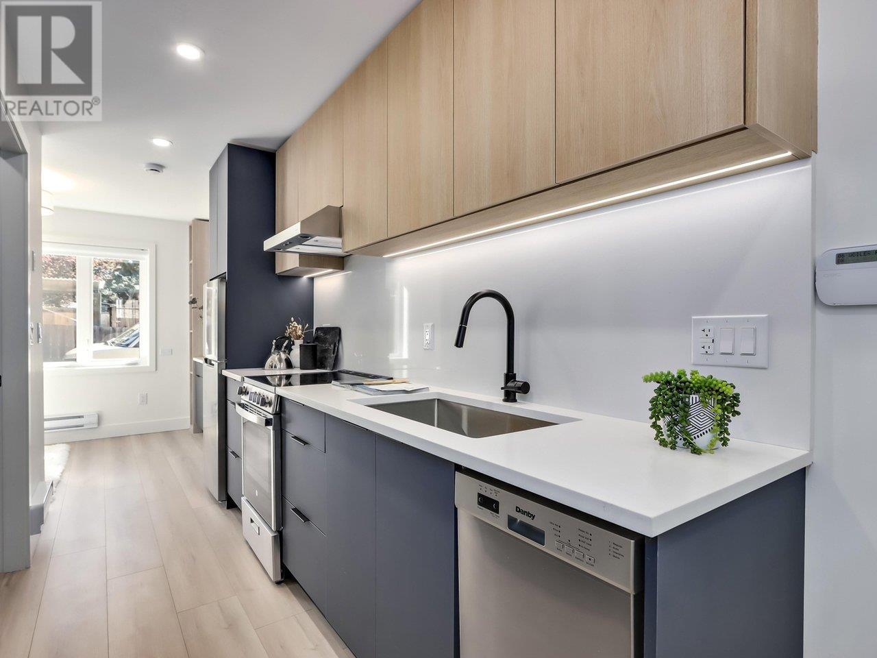 Listing Picture 25 of 30 : 1222 VICTORIA DRIVE, Vancouver / 溫哥華 - 魯藝地產 Yvonne Lu Group - MLS Medallion Club Member