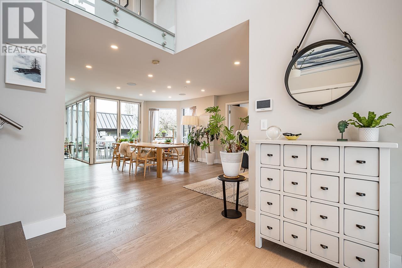 Property at 7450 BALACLAVA STREET image 4