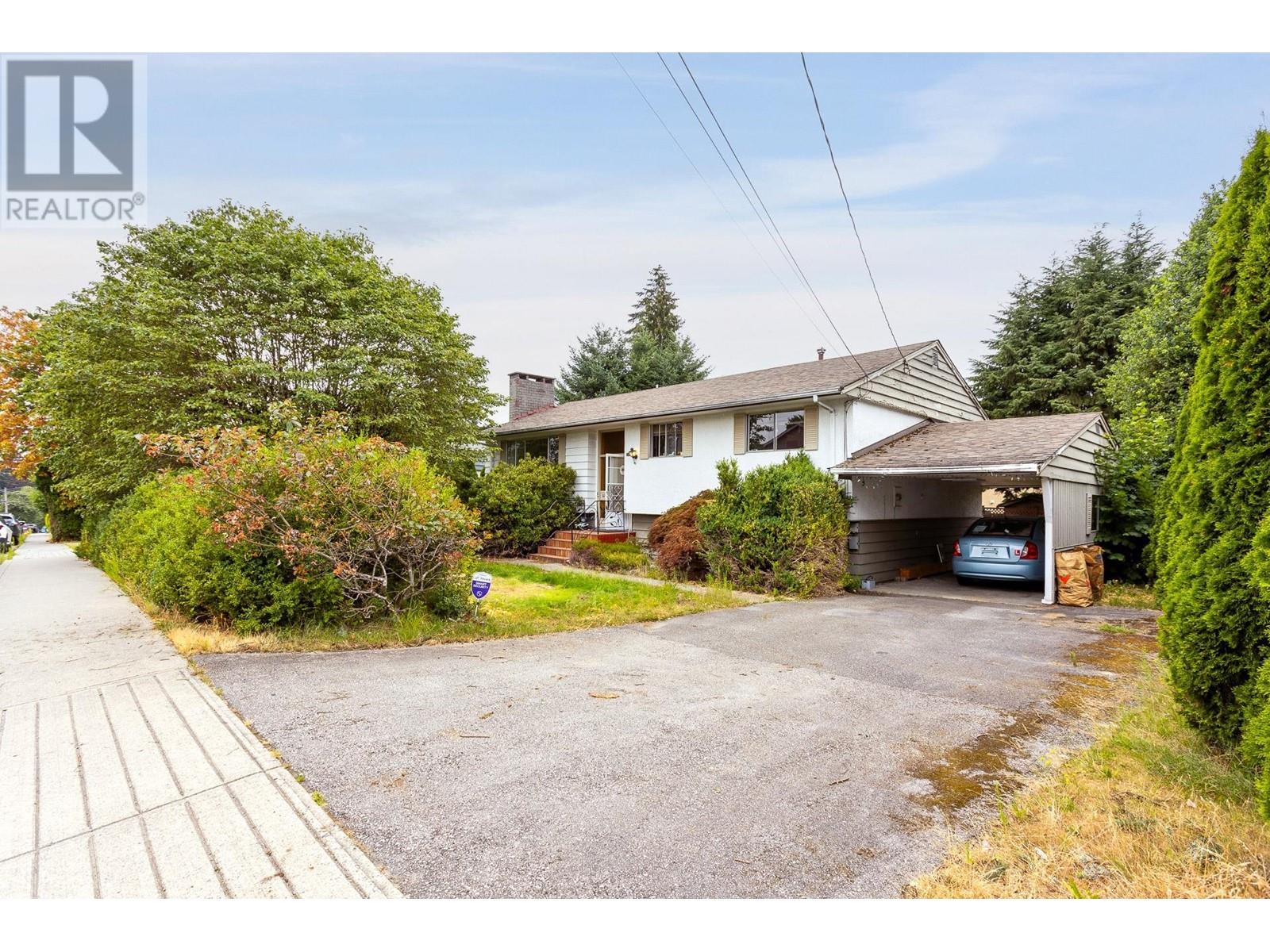 711 Morrison Avenue, Coquitlam, British Columbia  V3J 4H6 - Photo 1 - R2962882
