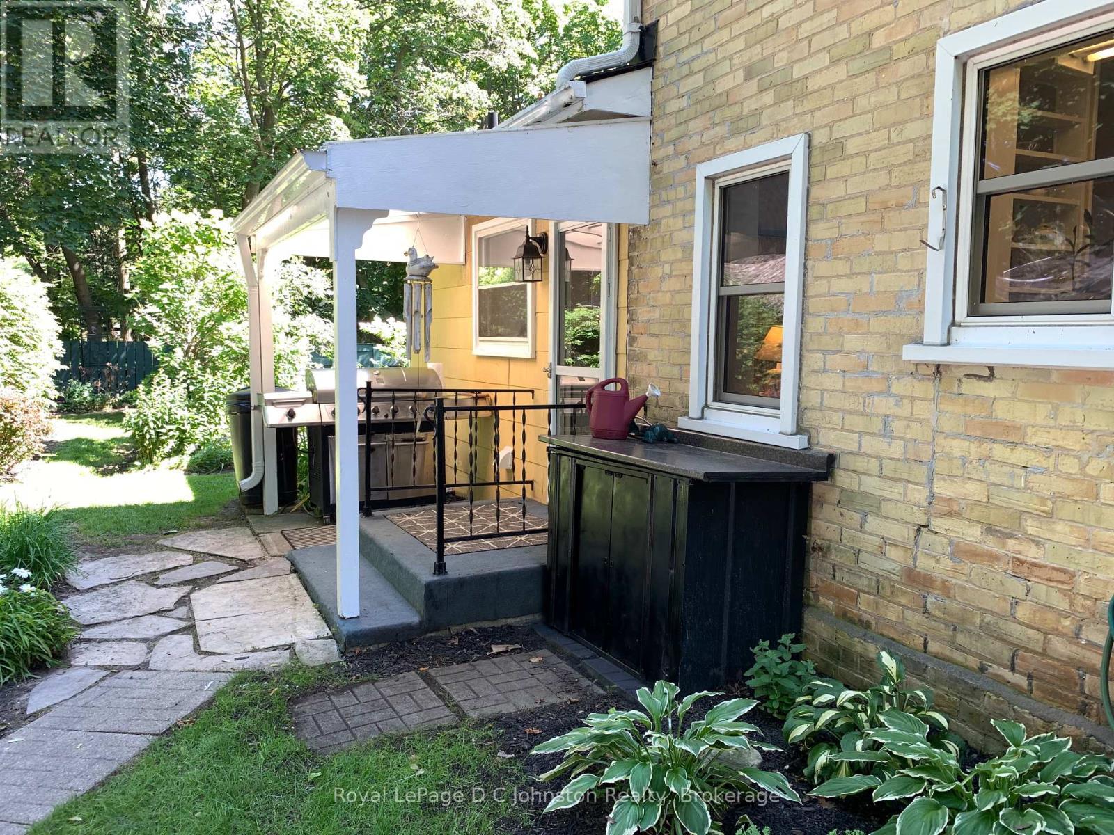 Property at 69 ALBERT STREET N image 4