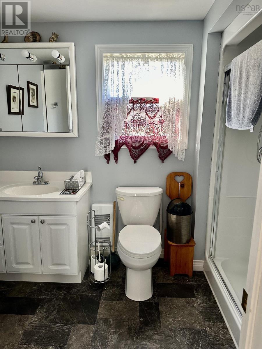 2028 Hwy 247, L'ardoise, Nova Scotia  B0E 1S0 - Photo 9 - 202402050
