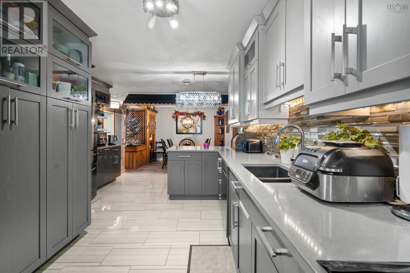 16 Rogers Avenue, Amherst, Nova Scotia  B4H 2J7 - Photo 10 - 202502206