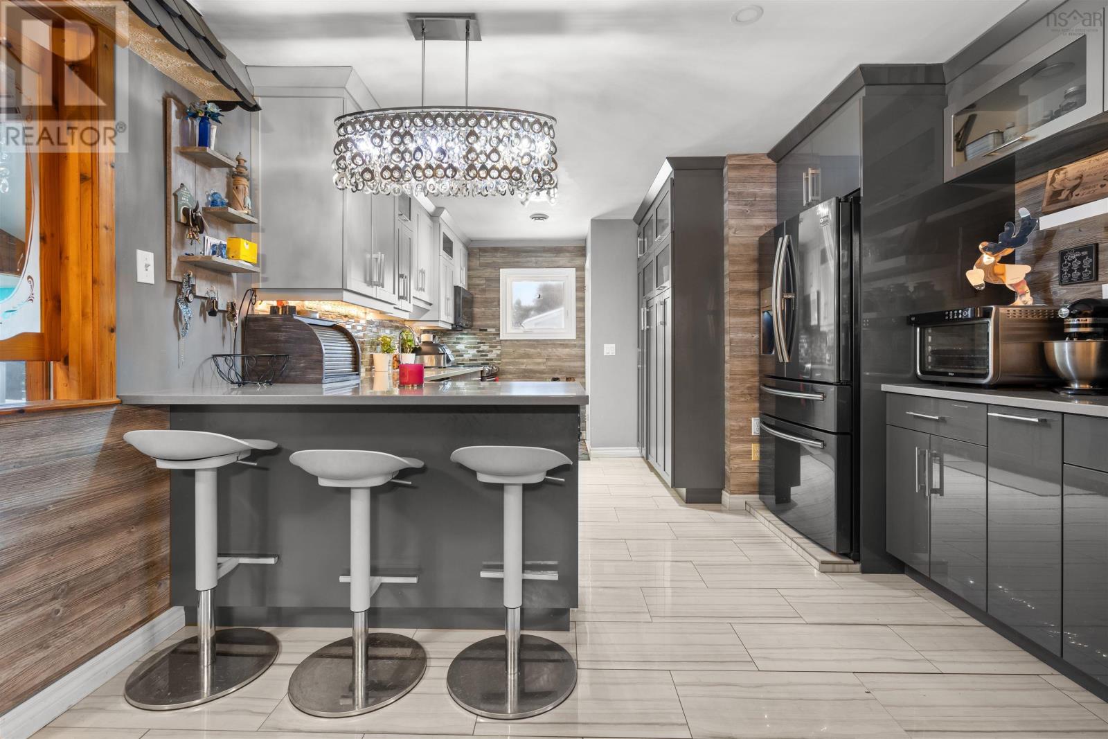 16 Rogers Avenue, Amherst, Nova Scotia  B4H 2J7 - Photo 12 - 202502206