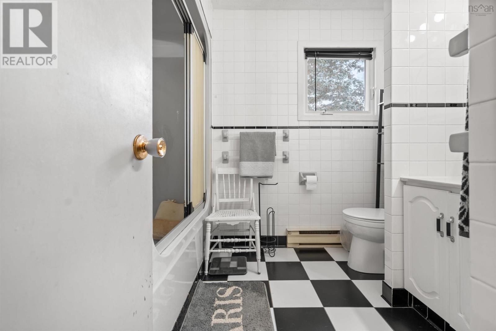 16 Rogers Avenue, Amherst, Nova Scotia  B4H 2J7 - Photo 21 - 202502206