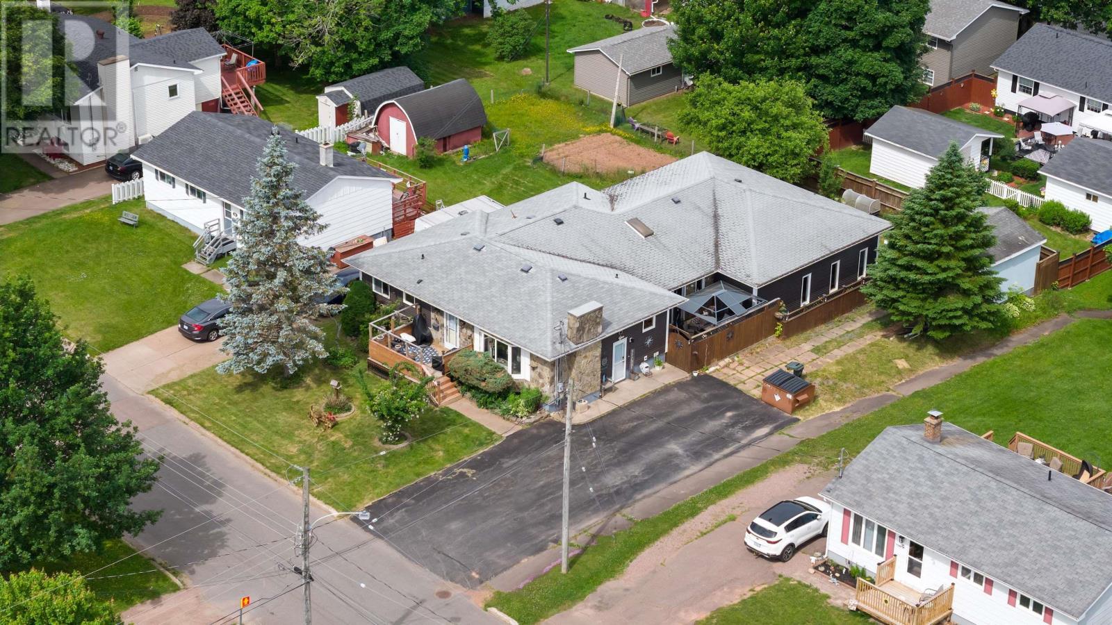 16 Rogers Avenue, Amherst, Nova Scotia  B4H 2J7 - Photo 3 - 202502206