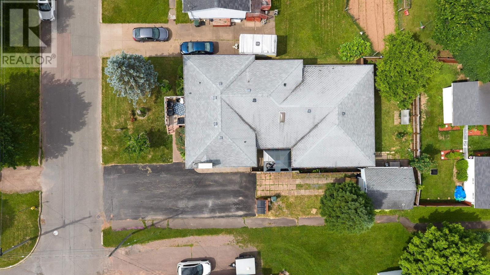 16 Rogers Avenue, Amherst, Nova Scotia  B4H 2J7 - Photo 4 - 202502206