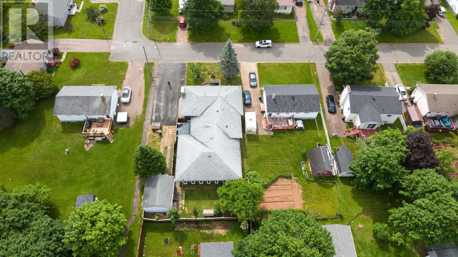 16 Rogers Avenue, Amherst, Nova Scotia  B4H 2J7 - Photo 5 - 202502206