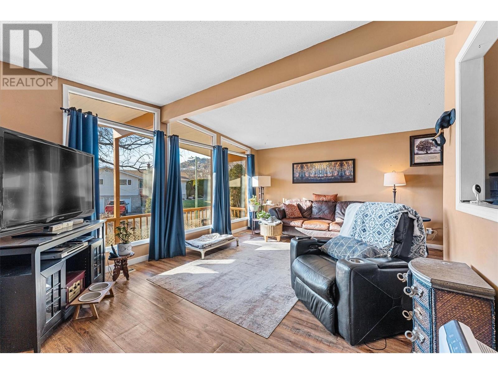 1792 Smithson Drive, Kelowna, British Columbia  V1Y 4E3 - Photo 4 - 10334206