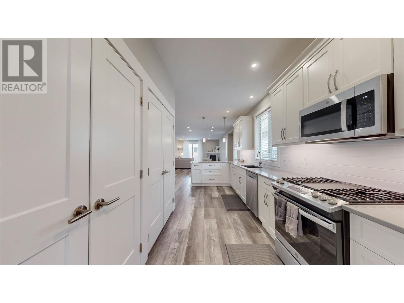 Property at 238 Bentgrass Avenue image 4