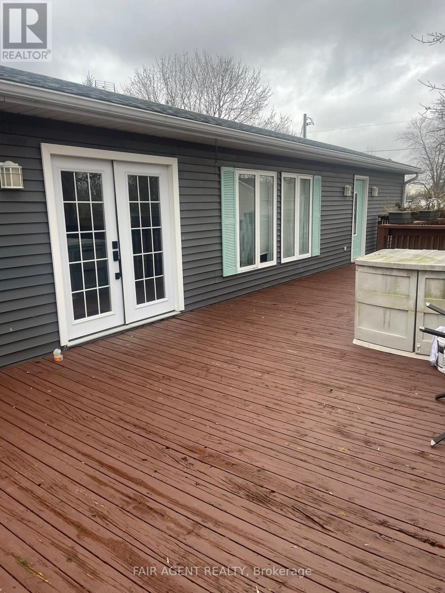 173 Pearl Street, Lambton Shores, Ontario  N0M 2N0 - Photo 19 - X11954028