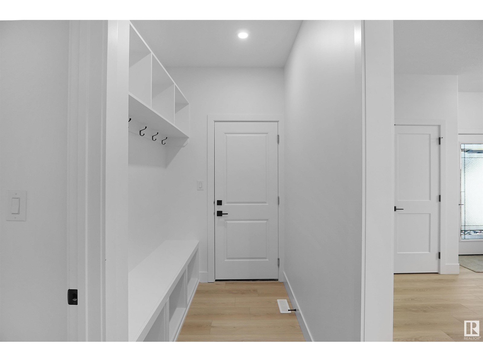 Property at 3508 6 ST NW image 4