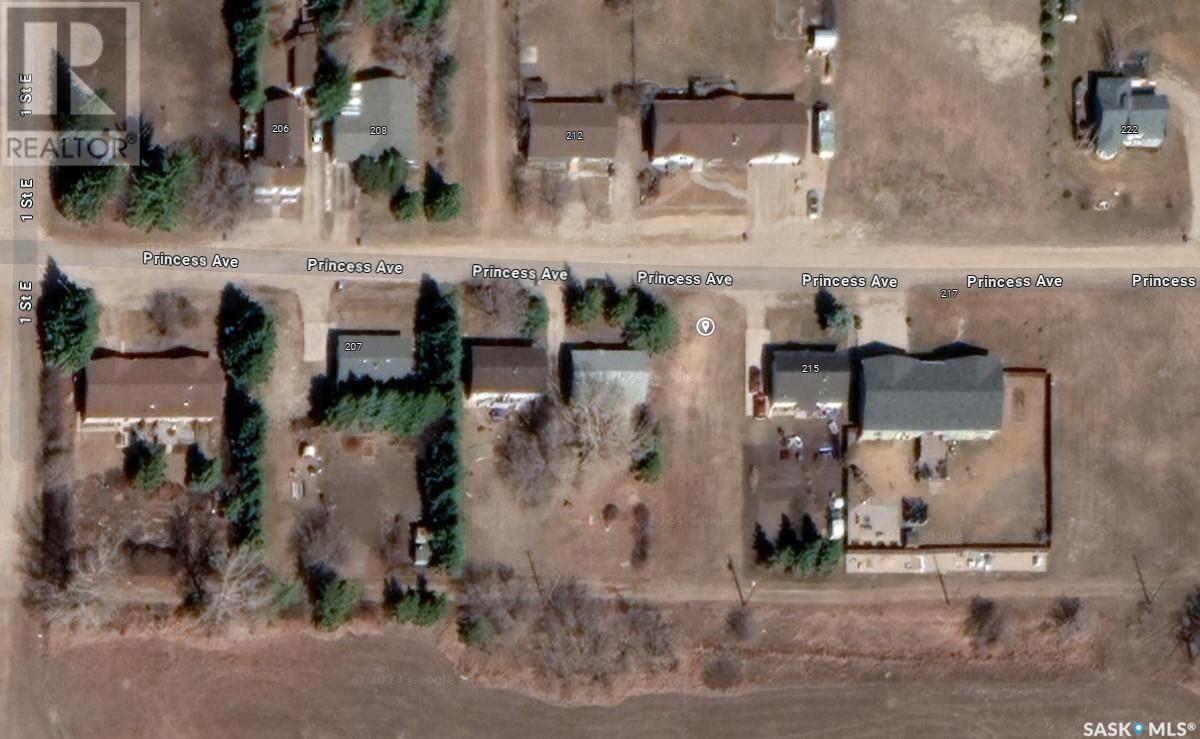 Property at 213 Princess AVENUE E image 1