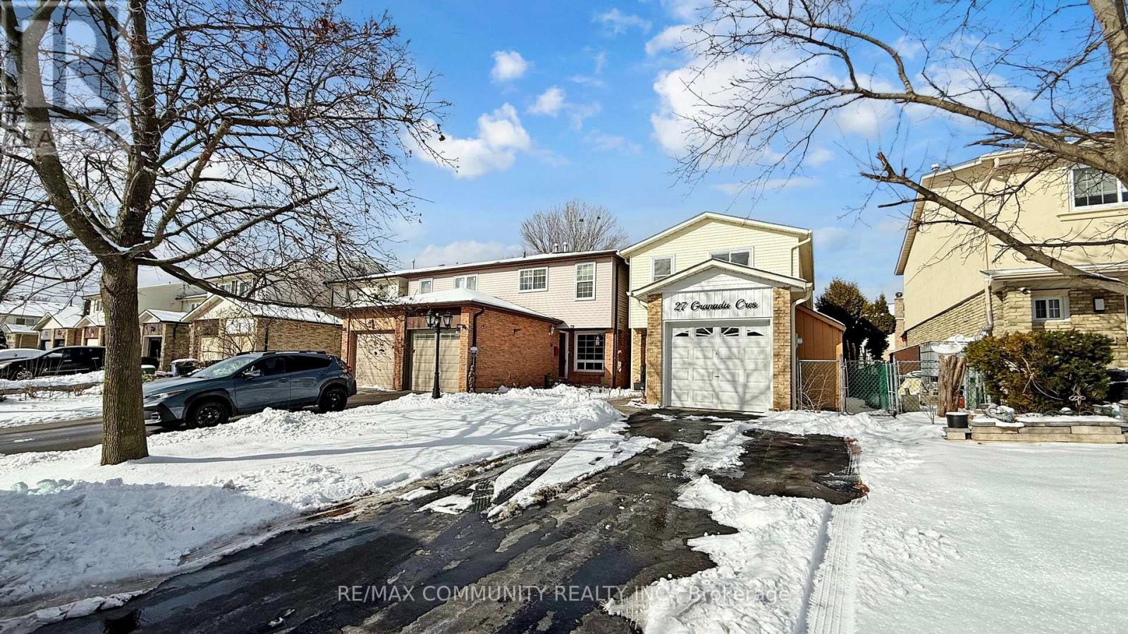 Property at 27 GRANADA CRESCENT image 1