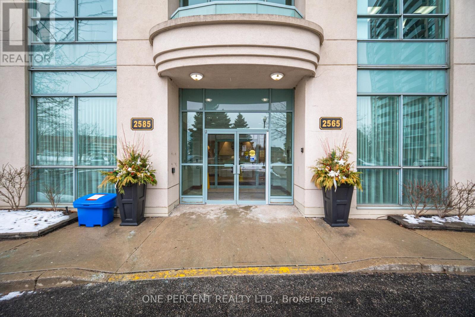 611 - 2565 Erin Centre Boulevard, Mississauga, Ontario  L5M 6Z8 - Photo 2 - W11951449