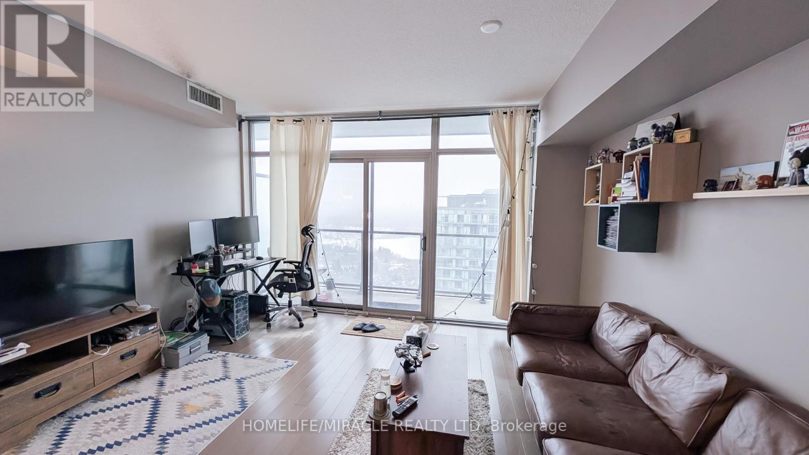 Property at 3012 - 105 THE QUEENSWAY image 2