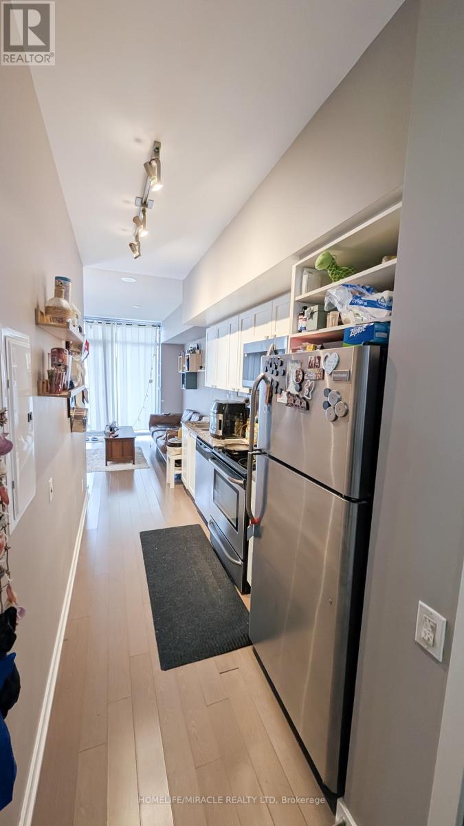 Property at 3012 - 105 THE QUEENSWAY image 4
