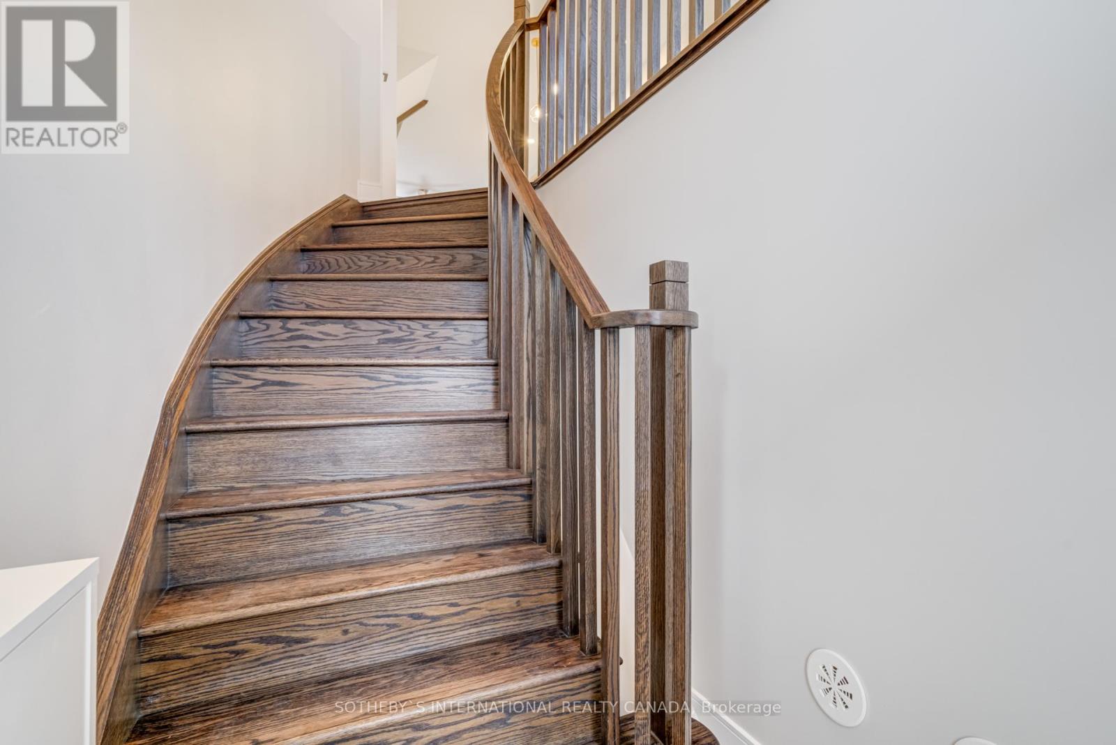 Property at 1092 BEACHCOMBER ROAD image 4