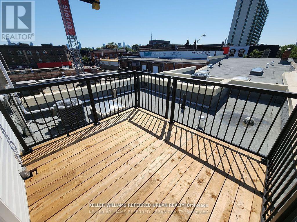 5 - 998 Bloor Street W, Toronto, Ontario  M6H 1L8 - Photo 2 - W11953545