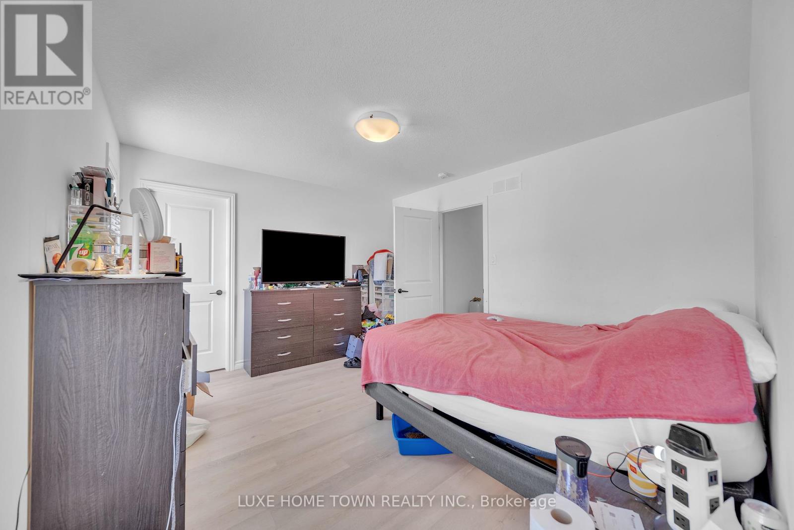 Photo 14 of 36 for 28 - 2545 Meadowlands Way