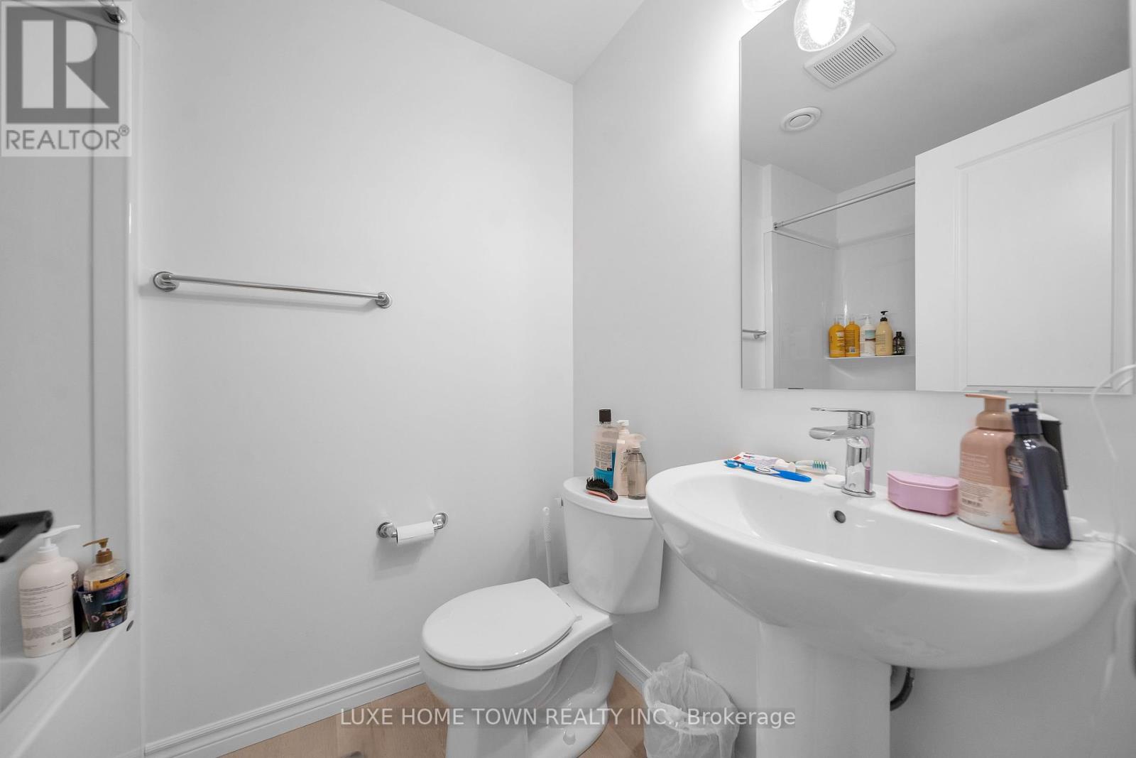 Photo 6 of 36 for 28 - 2545 Meadowlands Way