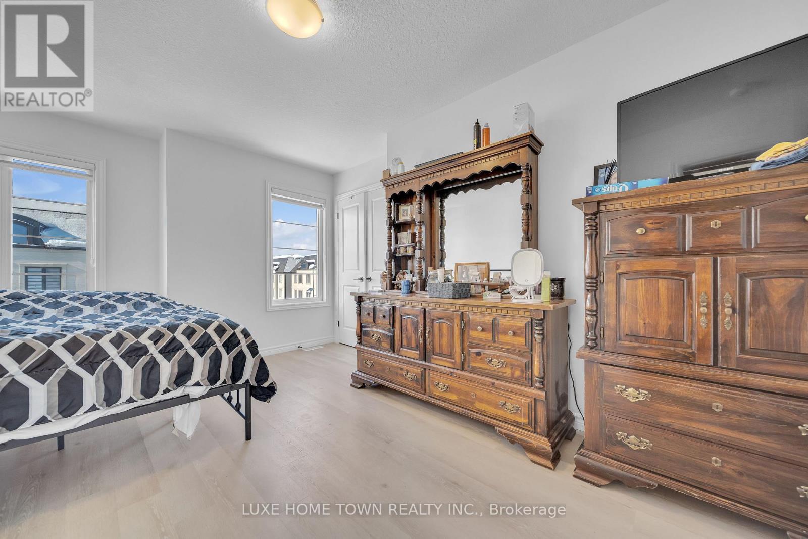 Photo 7 of 36 for 28 - 2545 Meadowlands Way