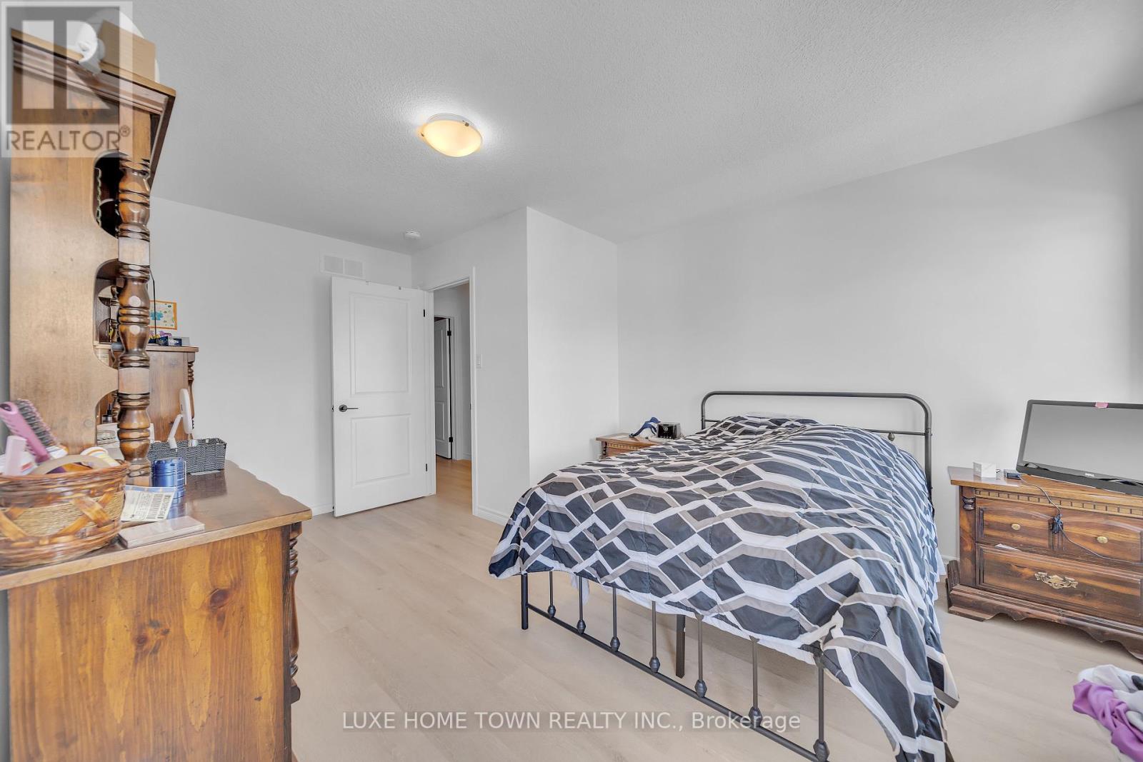 Photo 8 of 36 for 28 - 2545 Meadowlands Way